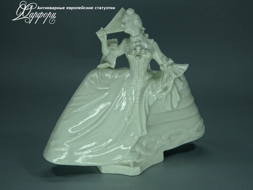 Купить фарфоровую статуэтку Nymphenburg Дама с веером